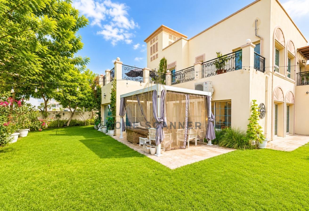 FULLY RENOVATED | CORNER | EXTENDED | FURNISHED photo 12