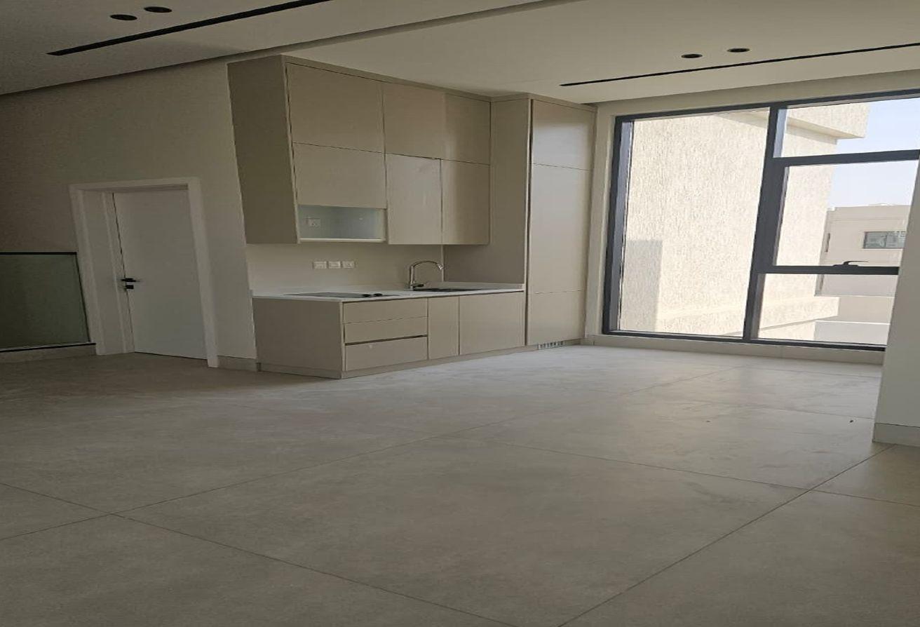 Luxury 5BR Villa | Modern Living | Ample Parking photo 16