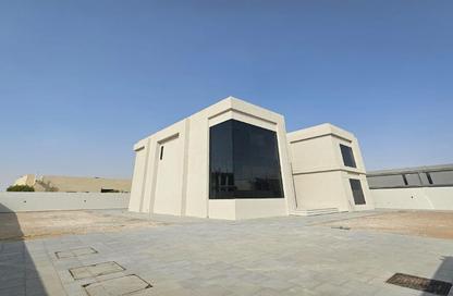 Villa - 5 - 6 for rent in Al Aweer 1 - Al Aweer - Dubai