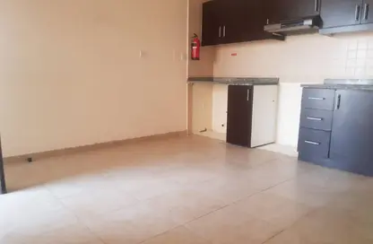 Apartment - 1 Bathroom for rent in Silicon Gates 1 - Silicon Gates - Dubai Silicon Oasis - Dubai