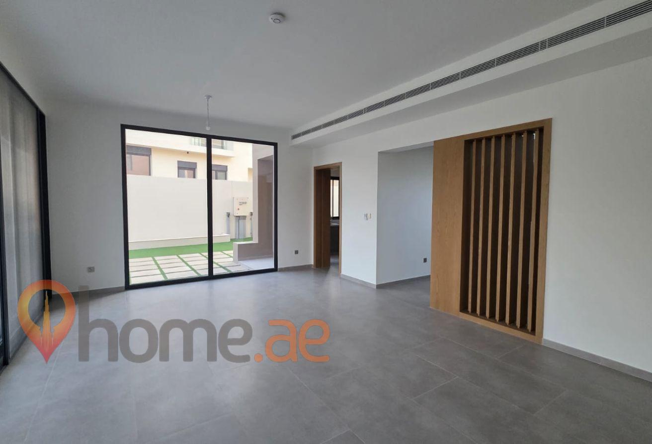 4BR Villa | Private Pool | Landscaped Garden photo 3