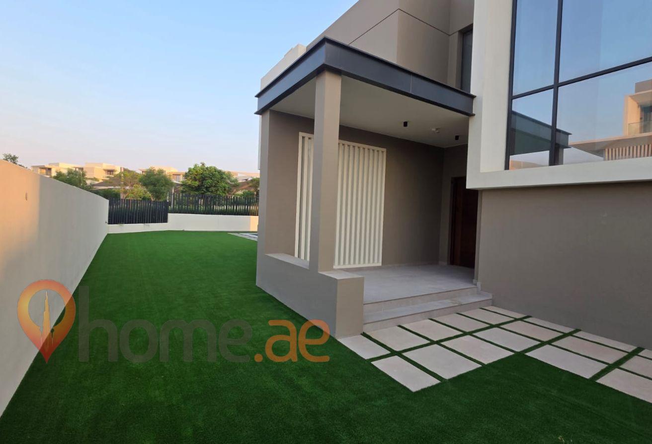 4BR Villa | Private Pool | Landscaped Garden photo 10