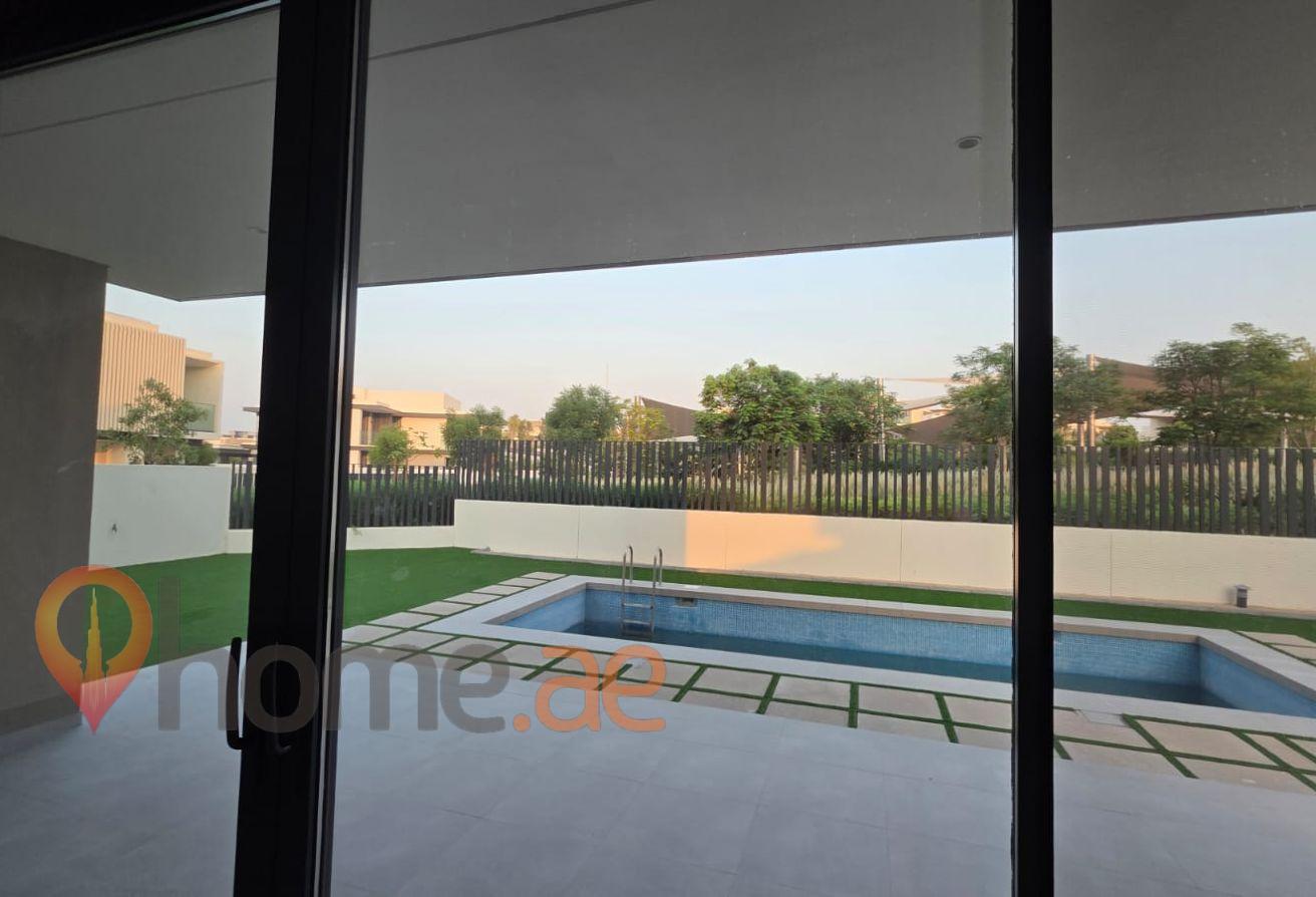 4BR Villa | Private Pool | Landscaped Garden photo 5
