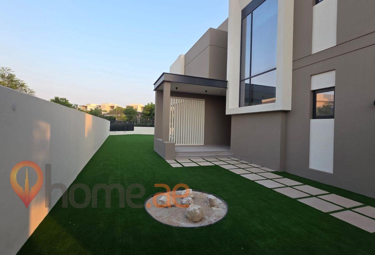 4BR Villa | Private Pool | Landscaped Garden photo 8