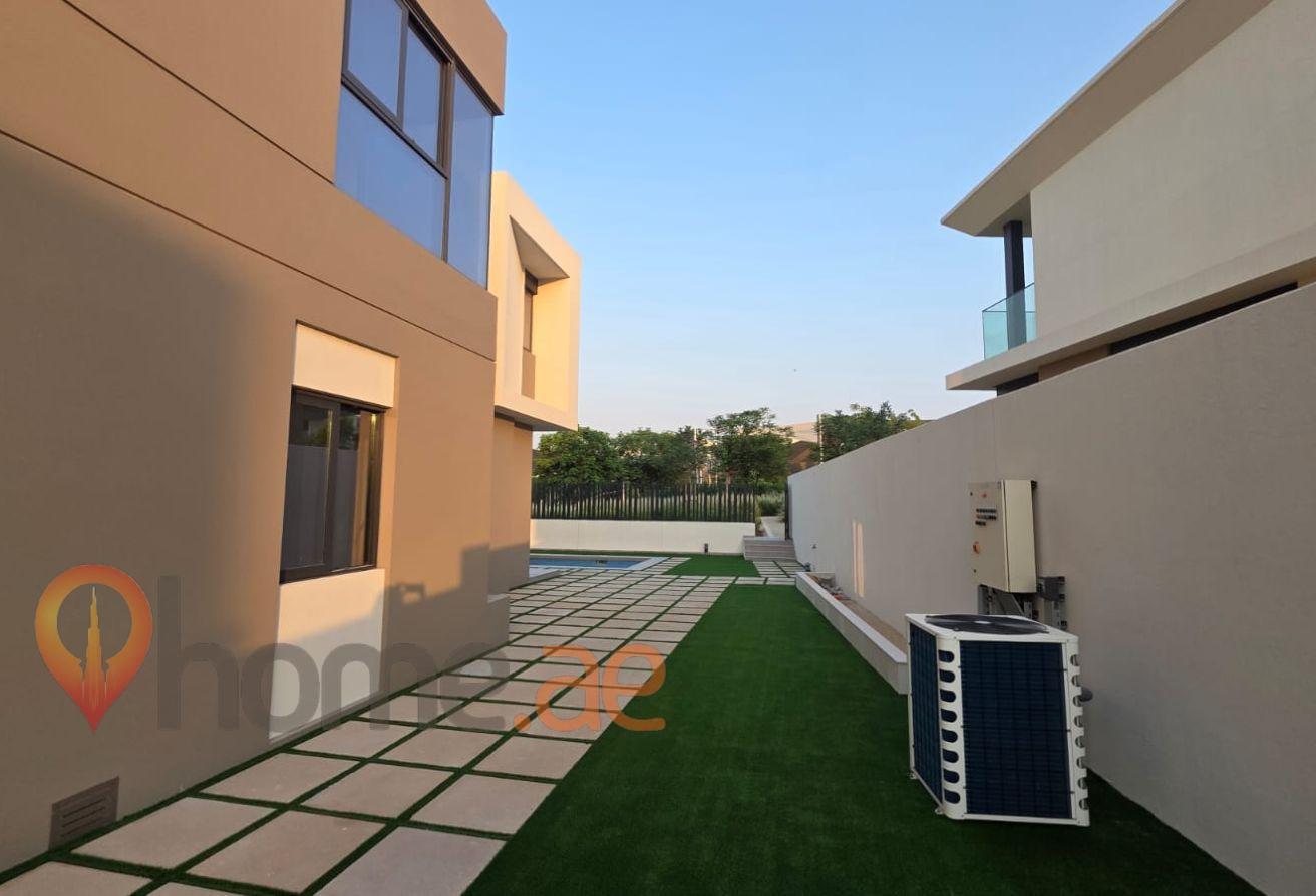 4BR Villa | Private Pool | Landscaped Garden photo 11