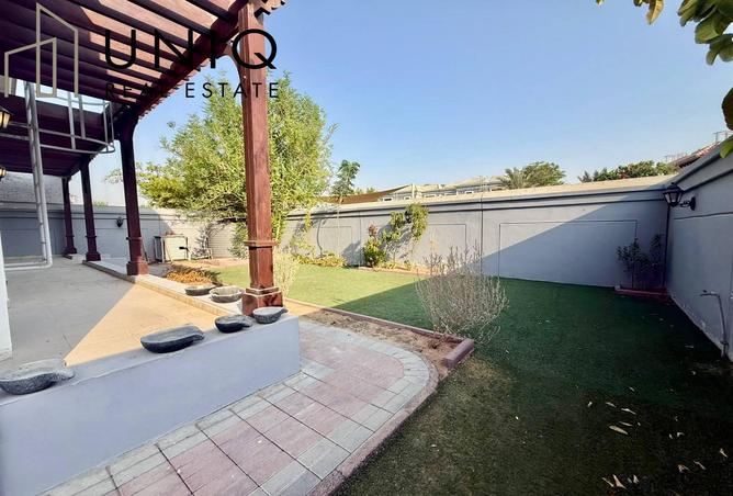 4BR + Maids Townhouse | VACANT | Corner Unit photo 3