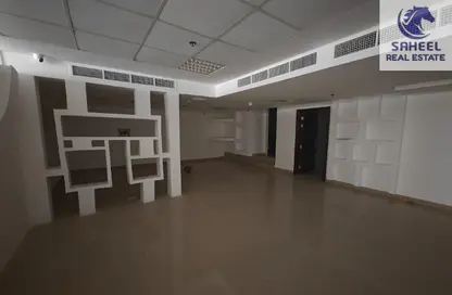 مكتب - 2 غرف نوم - 1 حمام للايجار في برج الاتحاد - السير - رأس الخيمة