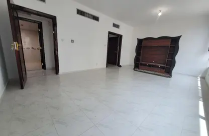 Apartment - 2 Bedrooms - 2 Bathrooms for rent in Al Khalidiya - Abu Dhabi