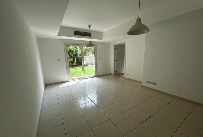 Private Garden | 2BR + Study |Semi-Closed Kitchen photo 2