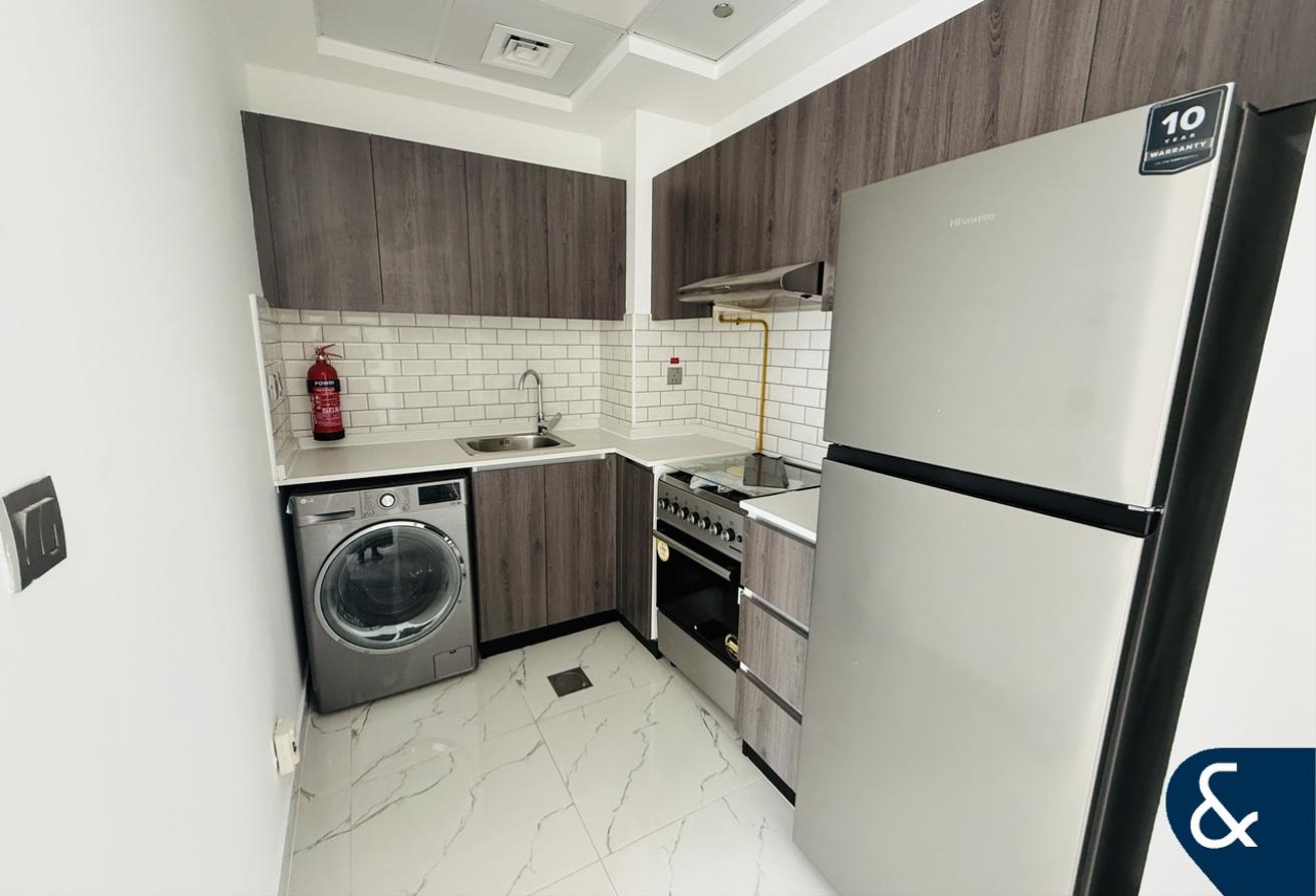 1 Bed | Modern Interior | Available Now photo 5