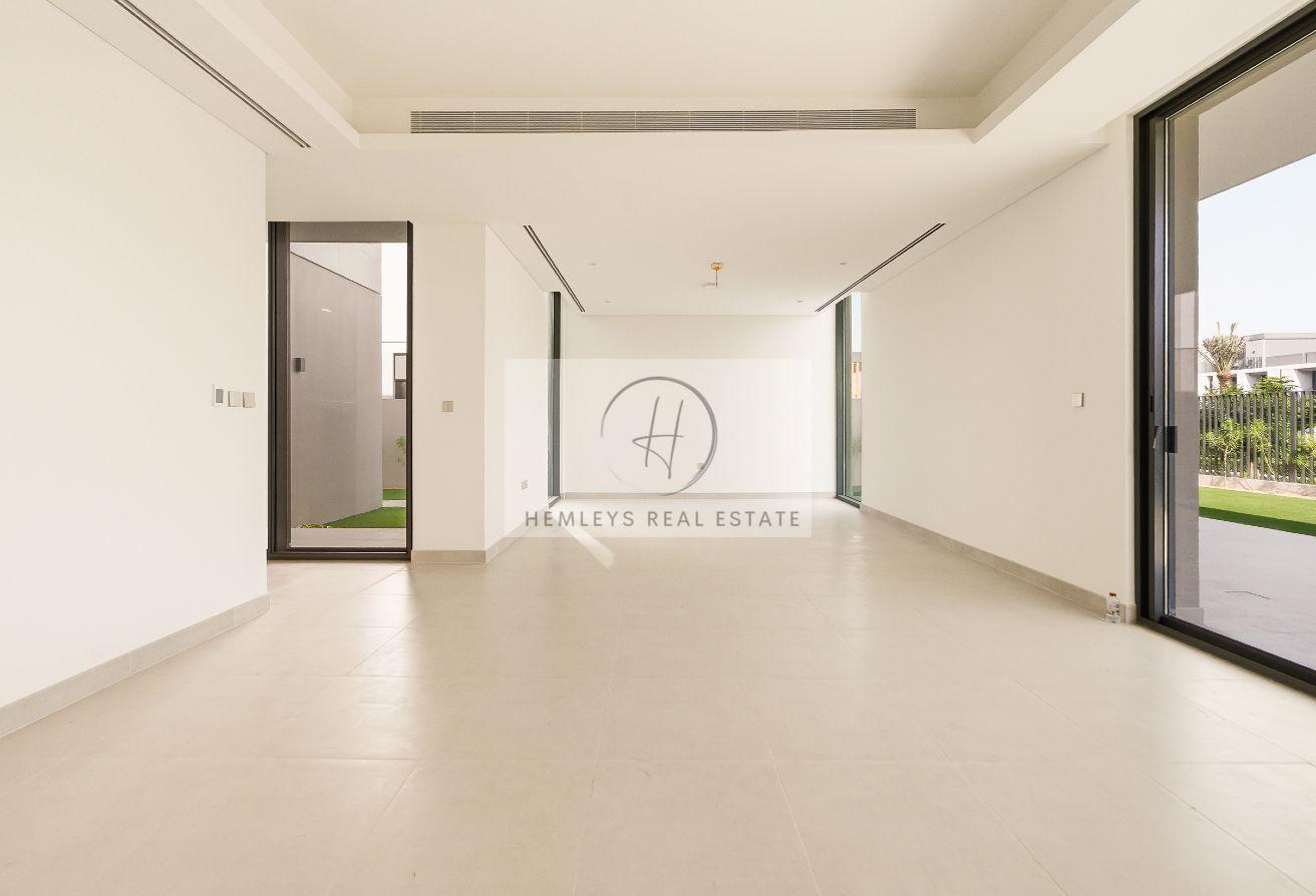 Landscaped | Prime Location | Corner photo 5