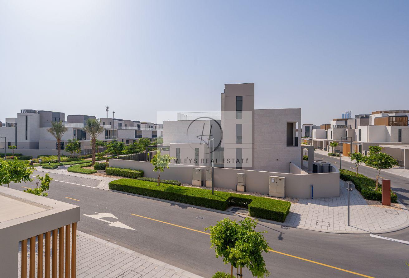 Landscaped | Prime Location | Corner photo 18