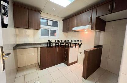 Apartment - 1 - 2 for rent in Al Hafeet Tower - Al Khan - Sharjah Apartment - 1 - 2 for rent in Al Hafeet Tower - Al Khan - Sharjah