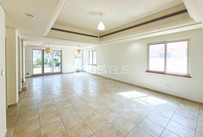 56939462 - Property Main Image