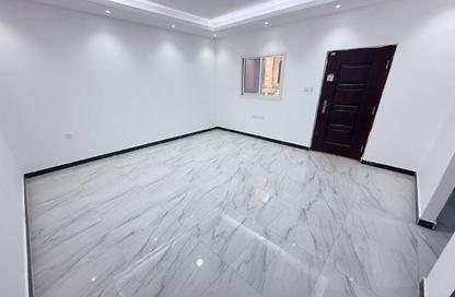 Apartment - Studio - 1 Bathroom for rent in Shakhbout City - Abu Dhabi
