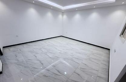 Apartment - Studio - 1 Bathroom for rent in Shakhbout City - Abu Dhabi Apartment - Studio - 1 Bathroom for rent in Shakhbout City - Abu Dhabi