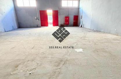 Warehouse - Studio - 4 Bathrooms for rent in Umm Dir - Umm Al Quwain