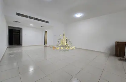 شقة - 2 غرف نوم - 3 حمامات للايجار في برج الكوث - النهدة - الشارقة