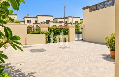 Villa - 3 - 4 for rent in District 5 - Jumeirah Park - Dubai