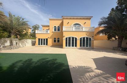Villa - 5 Bedrooms - 6 Bathrooms for rent in District 2 - Royal Park - Jumeirah Park - Dubai