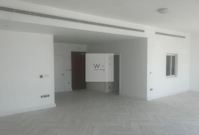 114152100 - Property Image 2