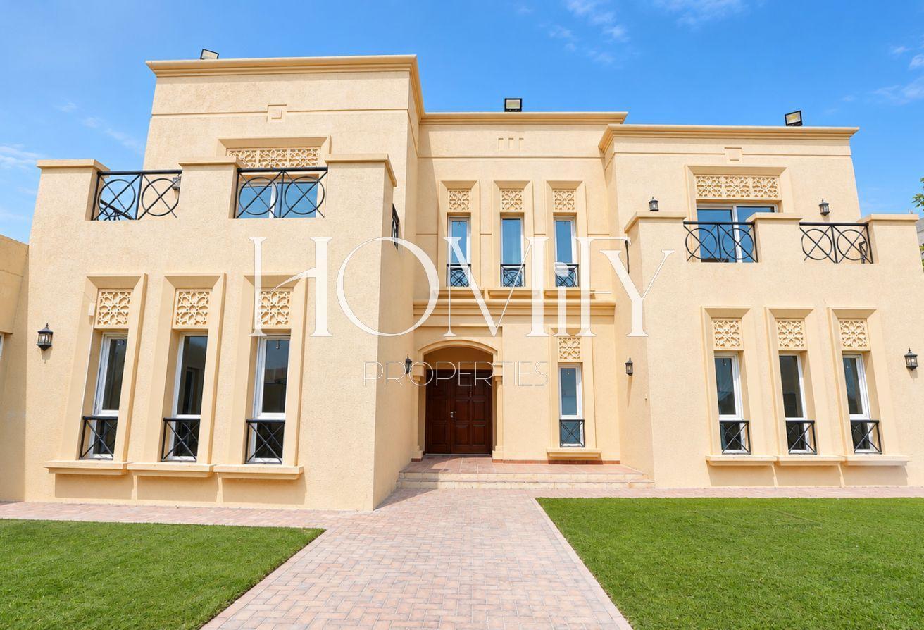 PREMIUM 5BHK VILLA | HUGE LAYOUT | PRIVATE GARDEN