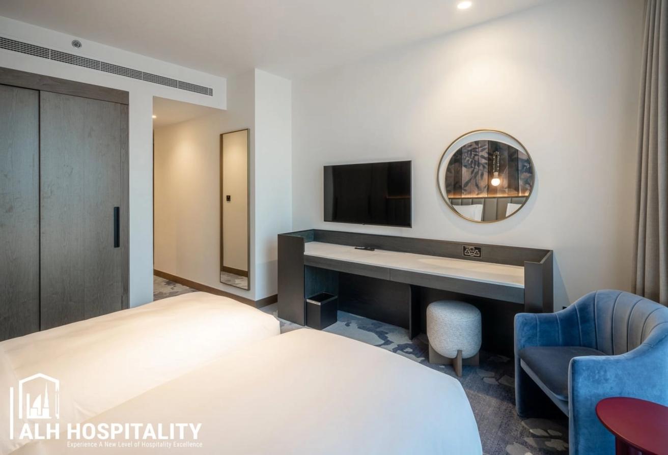 Upgraded Interiors | Massive Layout | Marina Views photo 9