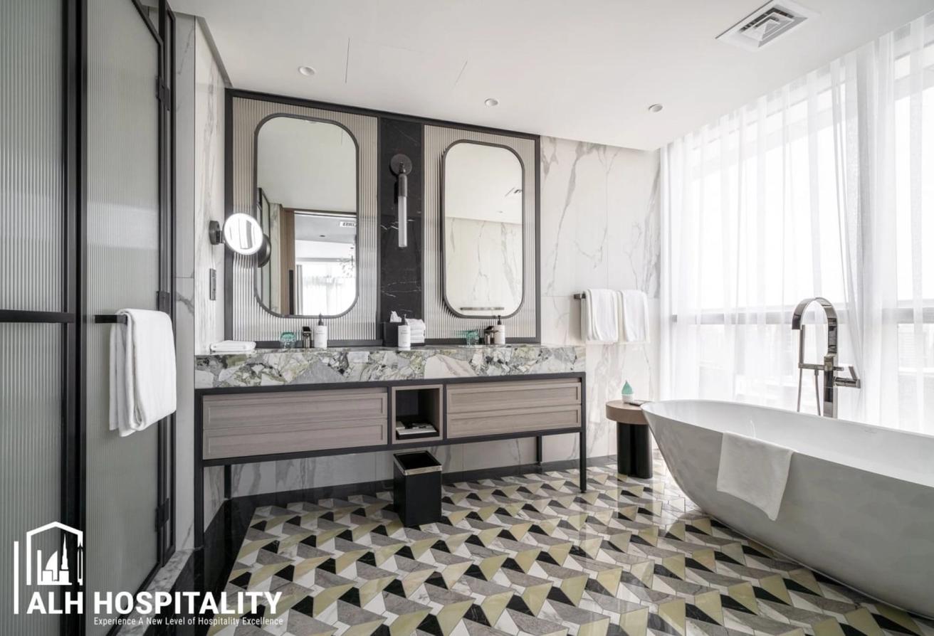 Upgraded Interiors | Massive Layout | Marina Views photo 7