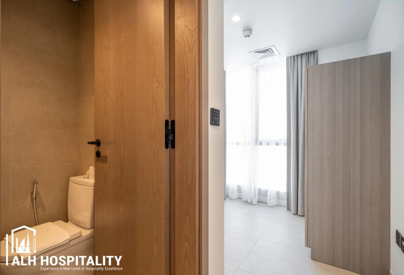 Upgraded Interiors | Massive Layout | Marina Views photo 26