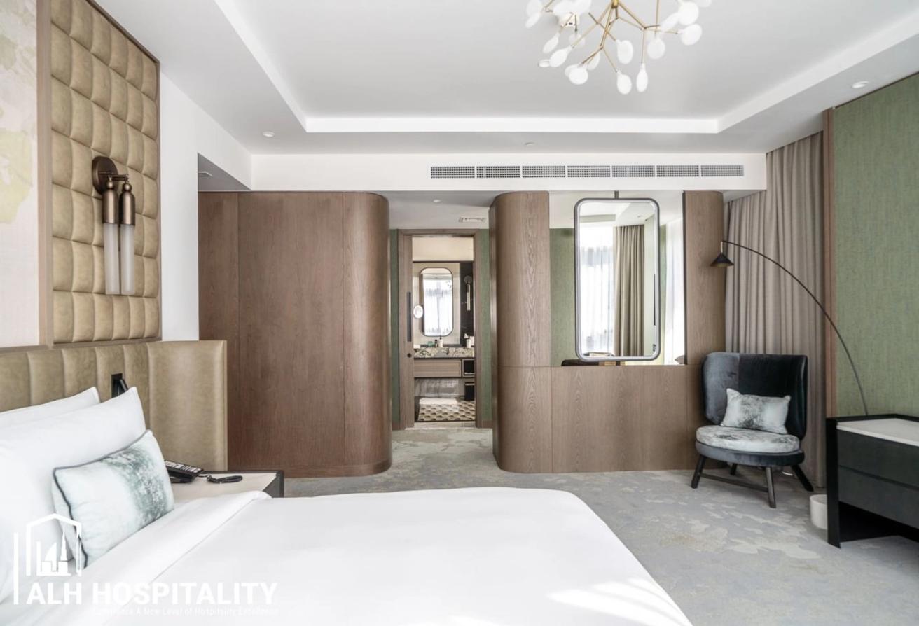 Upgraded Interiors | Massive Layout | Marina Views photo 6