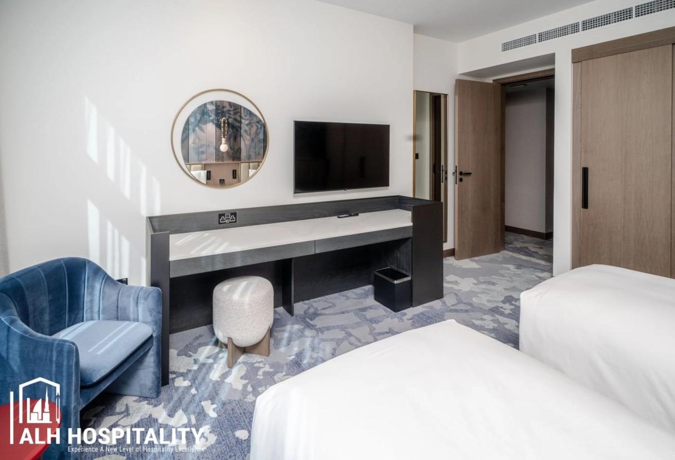 Upgraded Interiors | Massive Layout | Marina Views photo 17