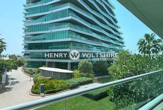 1 Bedroom | Waterfront Living | Vacant Possession — photo 2