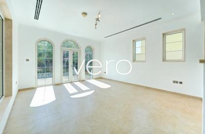 Villa - 3 Bedrooms - 4 Bathrooms for rent in District 5 - Jumeirah Park - Dubai