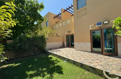 تاون هاوس - 3 غرف نوم - 3 حمامات للبيع في فيلات طراز دبي - القرية الشمالية - الفرجان - دبي