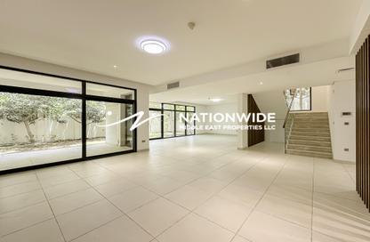 Villa - 4 Bedrooms - 5 Bathrooms for sale in West Yas - Yas Island - Abu Dhabi