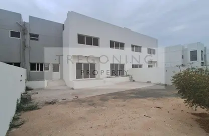 Villa - 5 Bedrooms - 5 Bathrooms for rent in Umm Suqeim 1 Villas - Umm Suqeim 1 - Umm Suqeim - Dubai