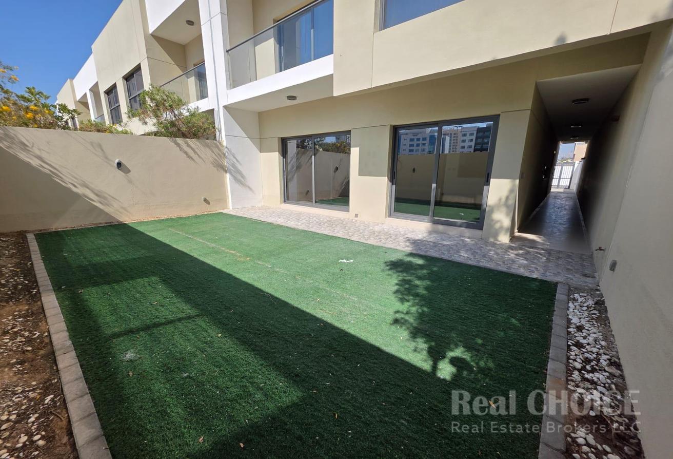 Spacious 4BR Villa |Prime Location | Ready To Move photo 4