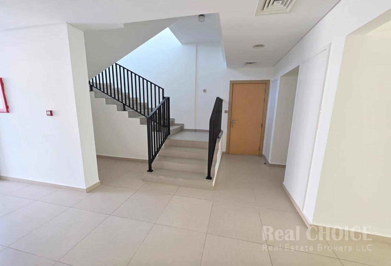 Spacious 4BR Villa |Prime Location | Ready To Move photo 28