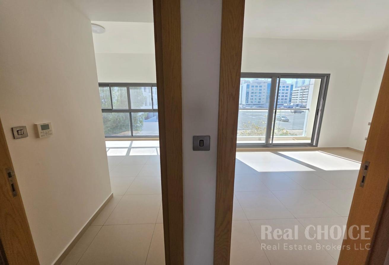 Spacious 4BR Villa |Prime Location | Ready To Move photo 15