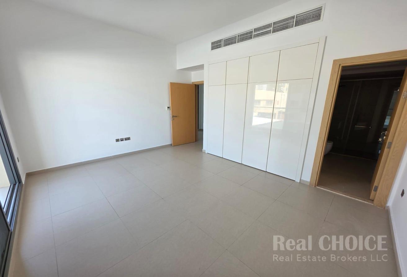 Spacious 4BR Villa |Prime Location | Ready To Move photo 14
