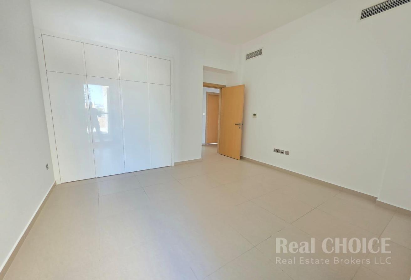 Spacious 4BR Villa |Prime Location | Ready To Move photo 11