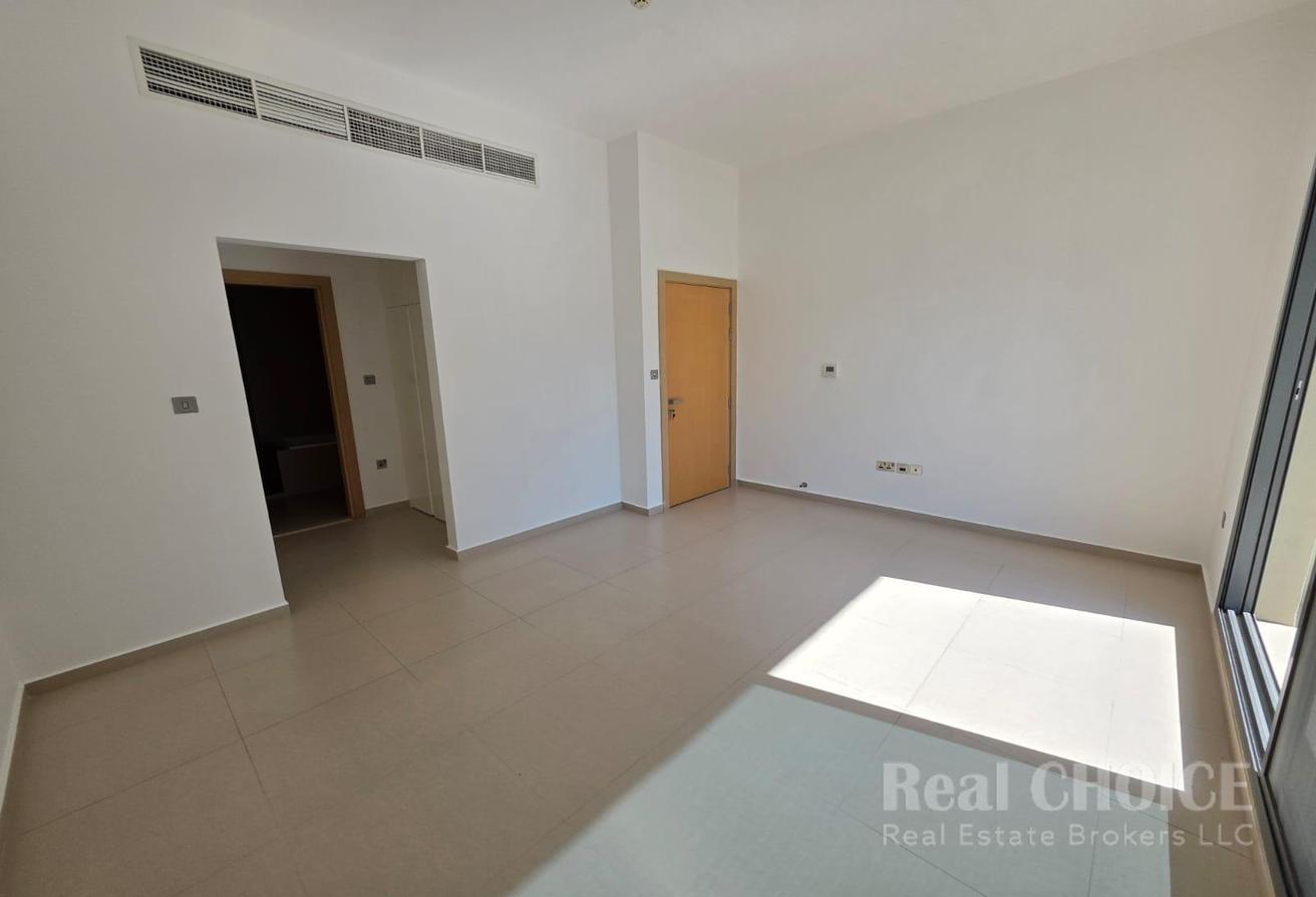 Spacious 4BR Villa |Prime Location | Ready To Move photo 13