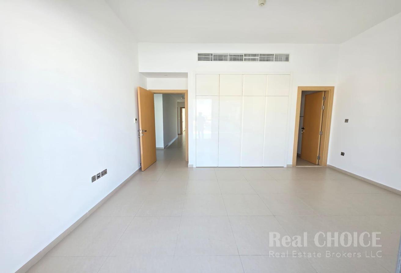 Spacious 4BR Villa |Prime Location | Ready To Move photo 24