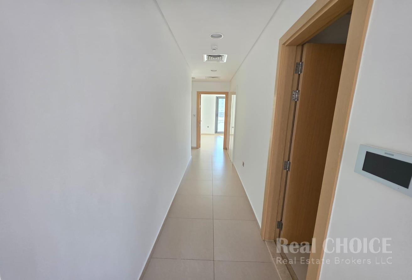 Spacious 4BR Villa |Prime Location | Ready To Move photo 16