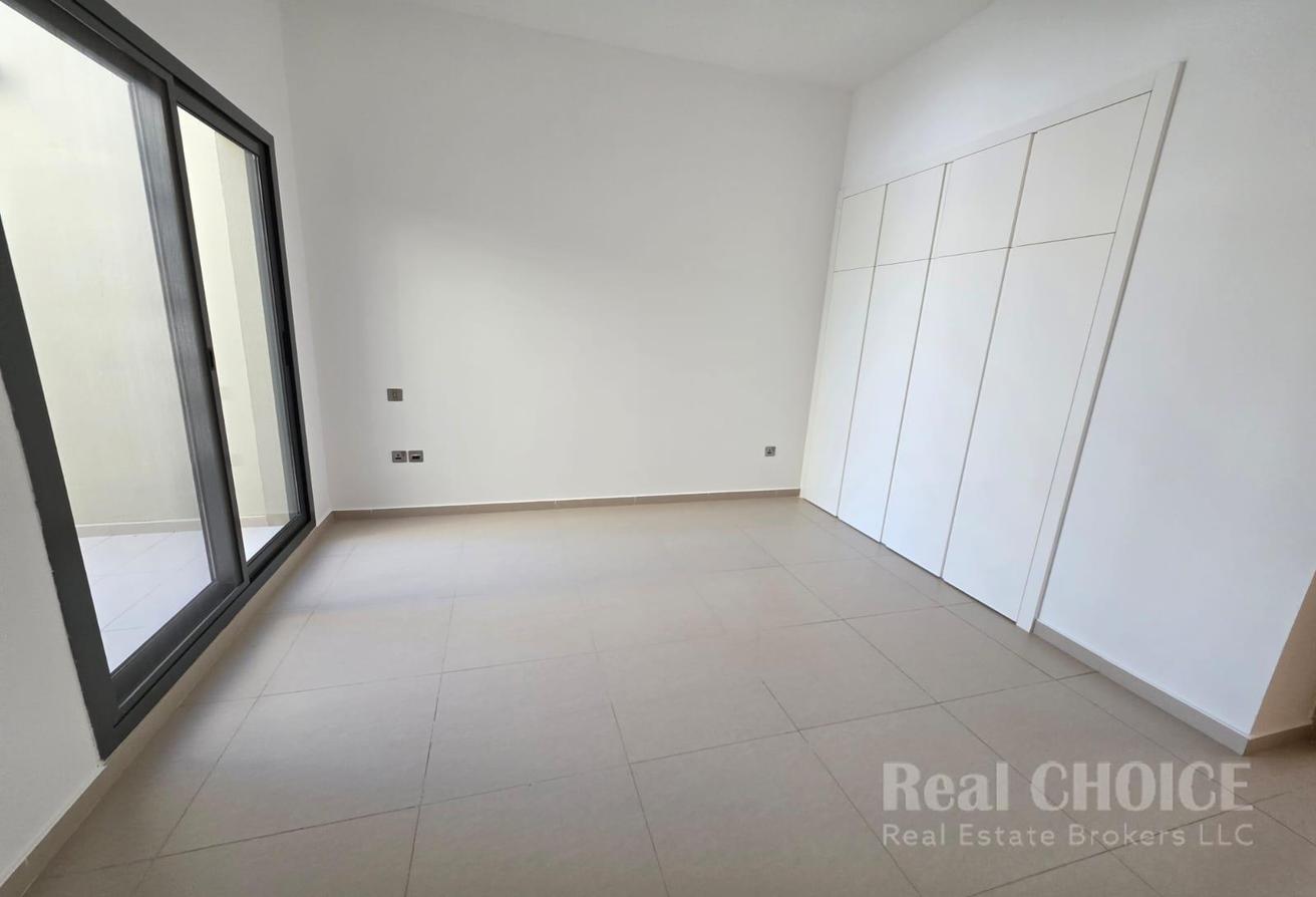 Spacious 4BR Villa |Prime Location | Ready To Move photo 10