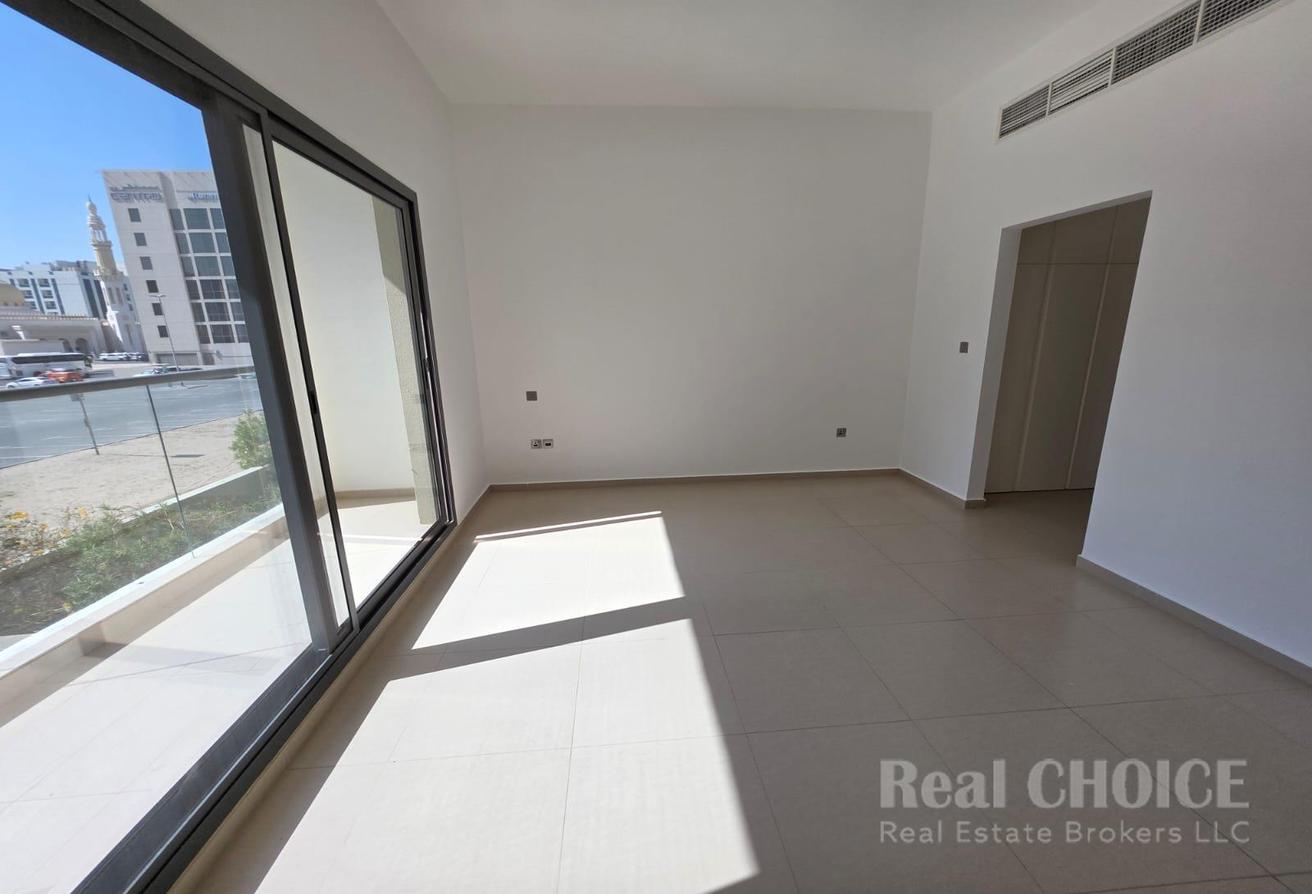 Spacious 4BR Villa |Prime Location | Ready To Move photo 23