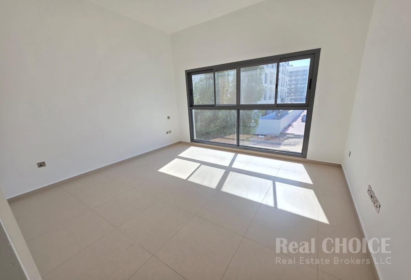 Spacious 4BR Villa |Prime Location | Ready To Move photo 12