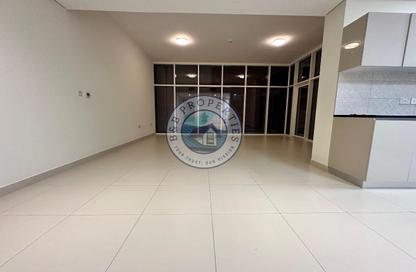 Apartment - 1 Bedroom - 2 Bathrooms for rent in Thanaya Building - Khalifa Park - Eastern Road - Abu Dhabi
