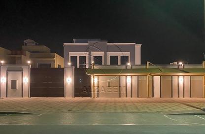 Villa - 4 - 6 for rent in Madinat Al Riyad - Abu Dhabi