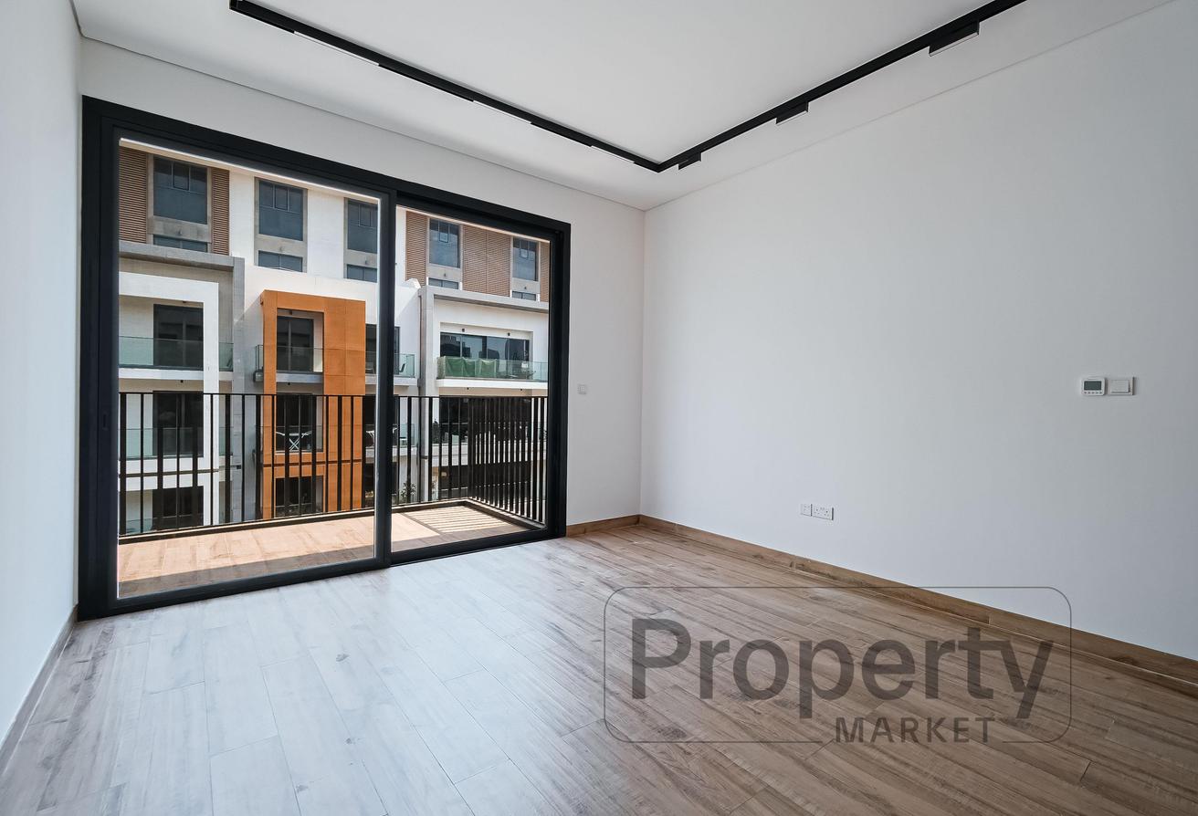 Upgraded | 2-Balconies | 12 Payments Option photo 2